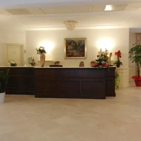 Hotel Villa Michelangelo 4*